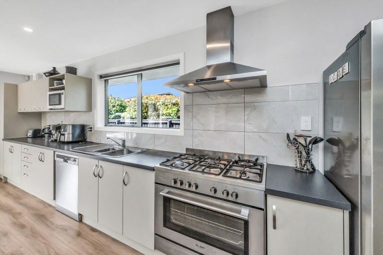 Photo of property in 17 Pahau Place, Cracroft, Christchurch, 8025