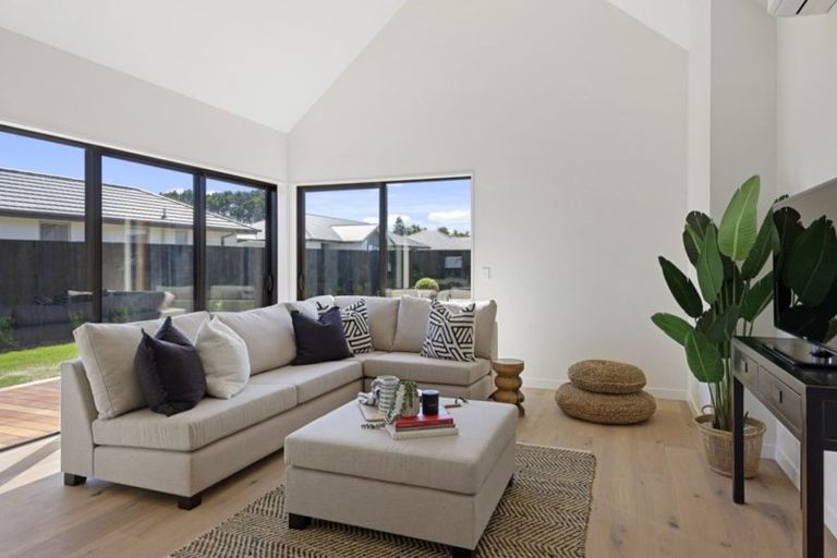 Photo of property in 17 Little Gem Road, Hornby, Christchurch, 8025