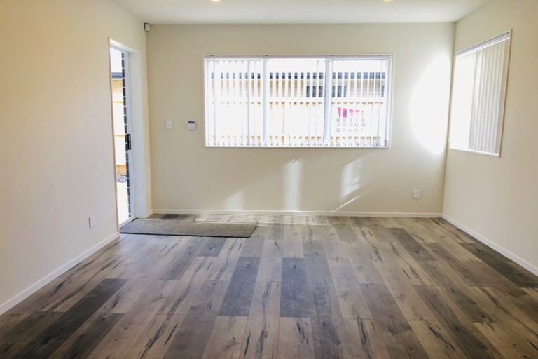 Photo of property in 11 Raymond Grace Avenue, Huapai, Kumeu, 0810