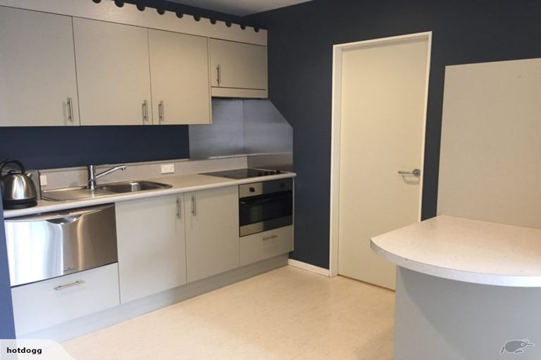 Photo of property in Terrace Heights Apartments, 2/163p The Terrace, Wellington Central, Wellington, 6011