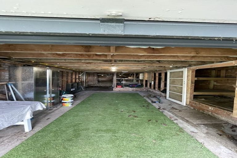 Photo of property in 1/73 Hellyers Street, Birkdale, Auckland, 0626