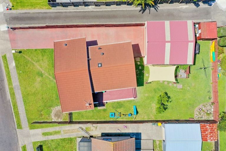 Photo of property in 20 Tawhara Place, Edgecumbe, 3120