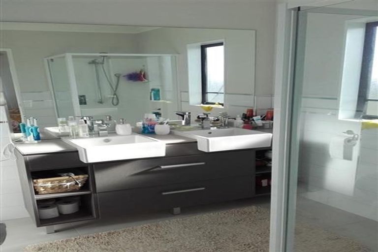 Photo of property in 10 Mauku Lane, Greenhithe, Auckland, 0632