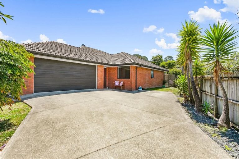 Photo of property in 70 South Kensington Way, Henderson, Auckland, 0612