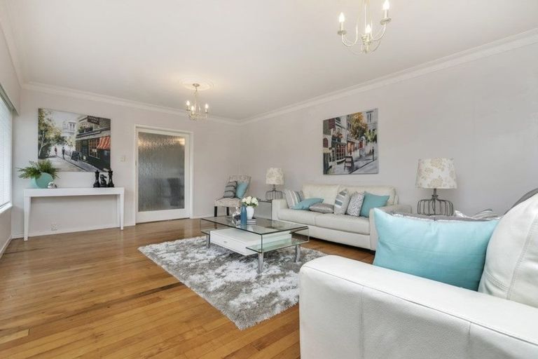 Photo of property in 1 Downing Street, Glenfield, Auckland, 0629