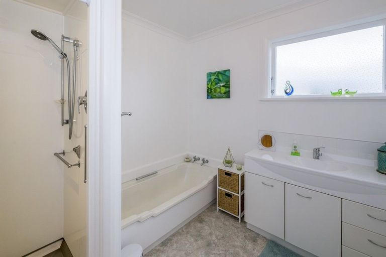 Photo of property in 17 Burn Street, Levin, 5510