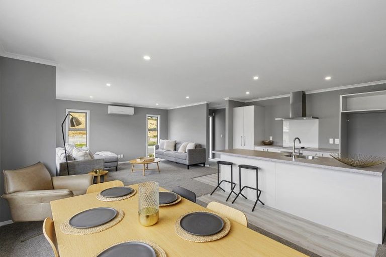 Photo of property in 135 Waipounamu Drive, Kelson, Lower Hutt, 5010