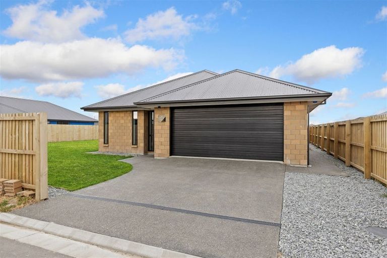 Photo of property in 27 Lunn Crescent, Leeston, 7632