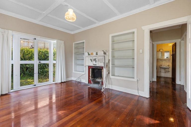 Photo of property in 176 Huatoki Street, Upper Vogeltown, New Plymouth, 4310