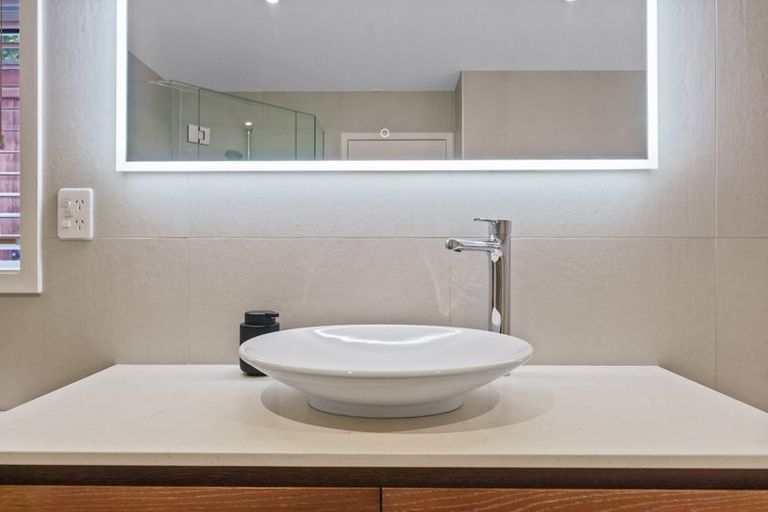 Photo of property in 15 The Strand, Takapuna, Auckland, 0622