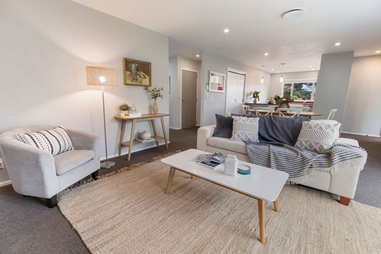 Photo of property in 28 Sunstone Crescent, Brown Owl, Upper Hutt, 5018