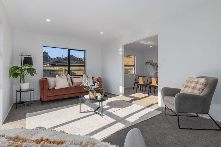 Photo of property in 102 Langdale Avenue, Paraparaumu, 5032