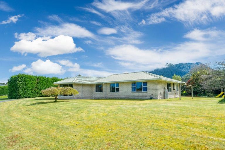 Photo of property in 52 Caroline Drive, Maunganamu, Taupo, 3379