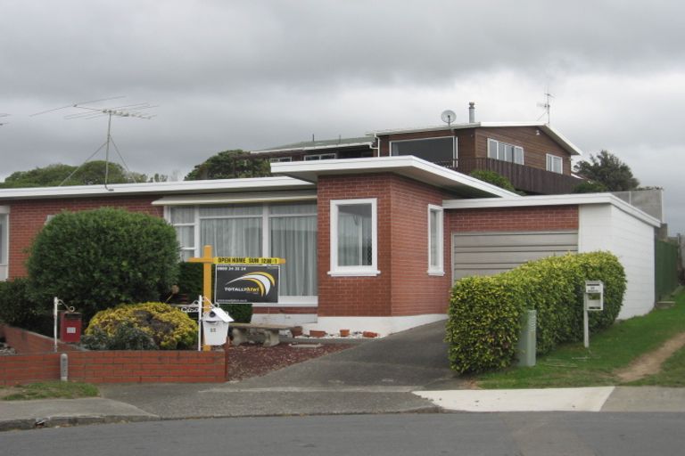 Photo of property in 23 Newry Road, Raumati Beach, Paraparaumu, 5032