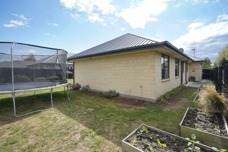 Photo of property in 11 Taiwhenua Street, Rangiora, 7400