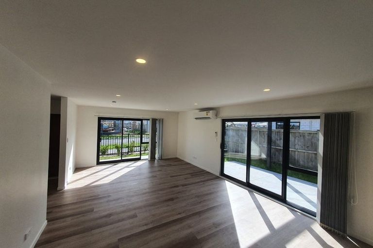 Photo of property in 12 Grandifolia Road, Takanini, 2110