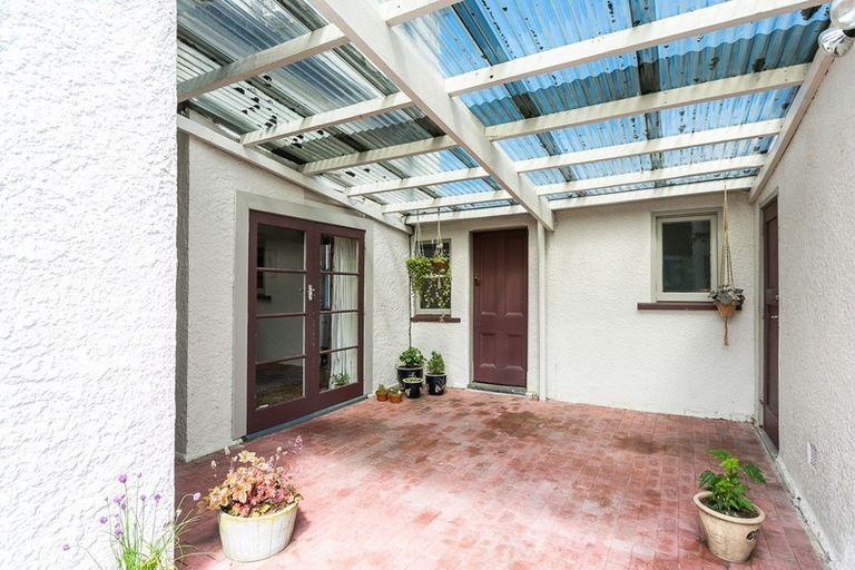 Photo of property in 186 Queen Street North, North Dunedin, Dunedin, 9016