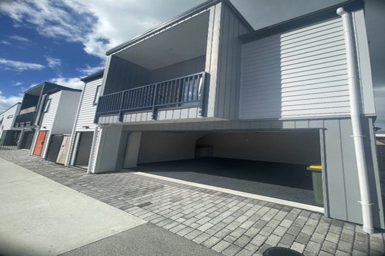 Photo of property in 24a Clayden Shuttleworth Street, Papakura, 2110