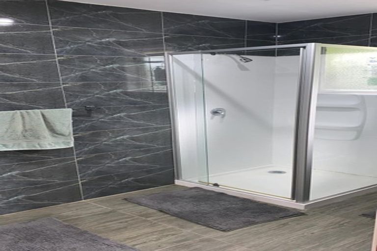 Photo of property in 16 Mcleod Road, Henderson, Auckland, 0612