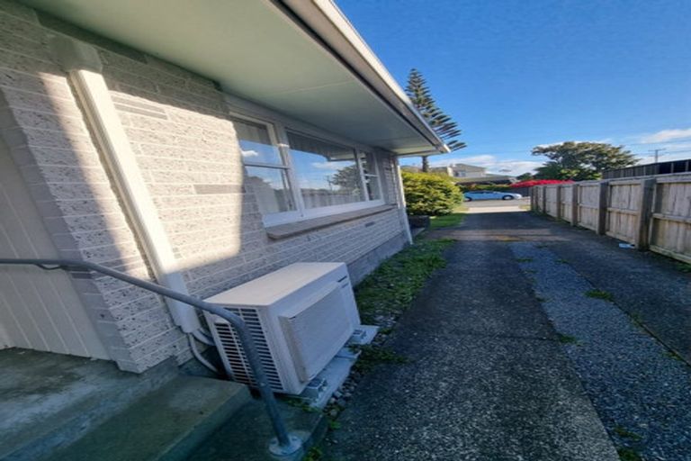 Photo of property in 25 Porutu Street, Fairfield, Lower Hutt, 5011