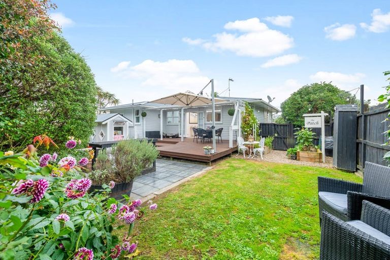 Photo of property in 21 Chartwell Avenue, Glenfield, Auckland, 0629