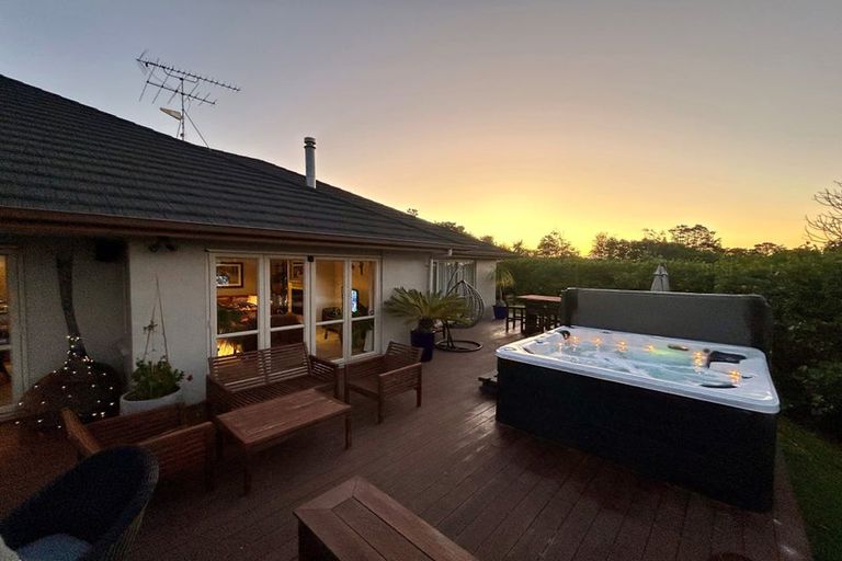 Photo of property in 124 Trig Road, Whitford, Howick, 2571