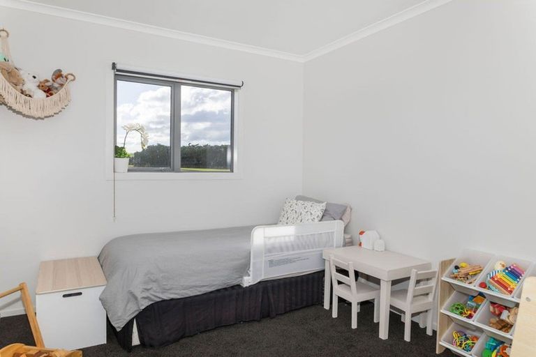 Photo of property in 220 Cowper Road, Dannevirke, 4976