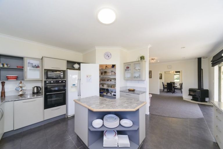 Photo of property in 302 Ngahere Park Road, Turitea, Palmerston North, 4472