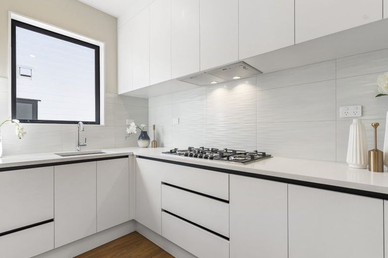 Photo of property in 32 Grand Ridge Avenue, Flat Bush, Auckland, 2019