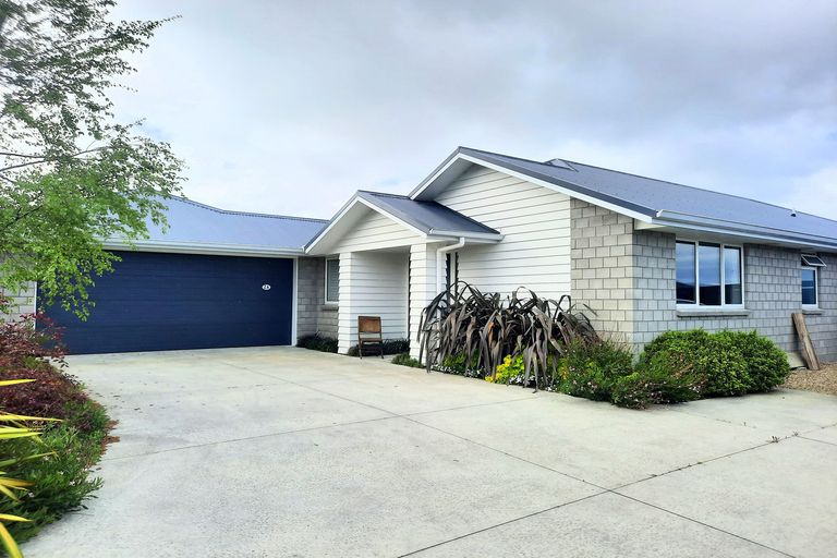 Photo of property in 37 Oak Ridge Drive, Te Awamutu, 3800