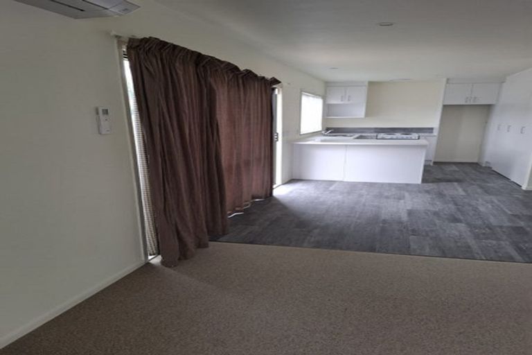 Photo of property in 7a Abel Tasman Avenue, Henderson, Auckland, 0610