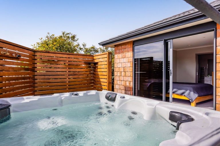 Photo of property in 5a James Drive, Bell Block, New Plymouth, 4312