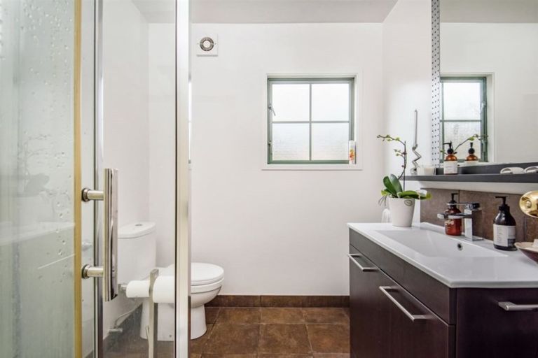 Photo of property in 286 Glenvar Road, Torbay, Auckland, 0630