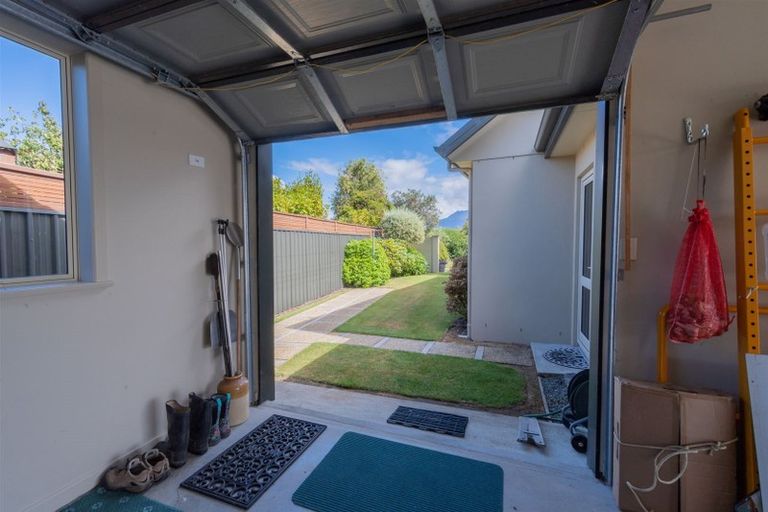 Photo of property in 20 Lawson Burrows Crescent, Te Anau, 9600
