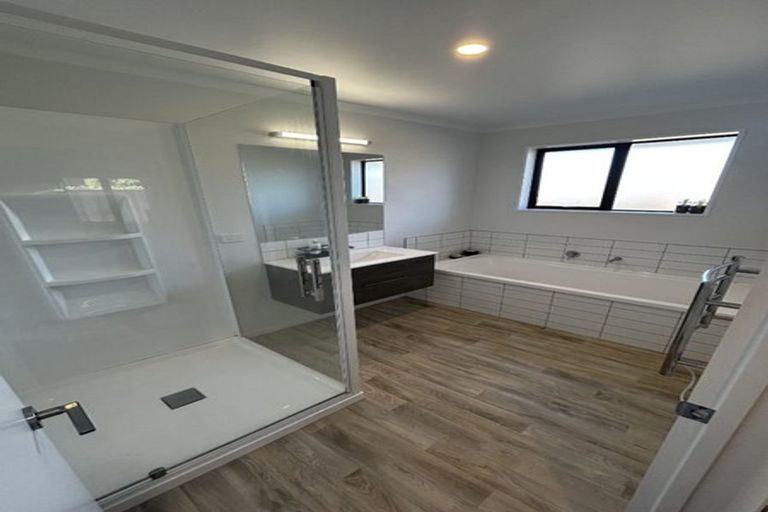 Photo of property in 1 Waireka Street, Pegasus, 7612