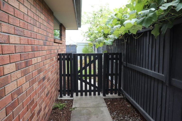 Photo of property in 2 Little Oaks Drive, Yaldhurst, Christchurch, 8042