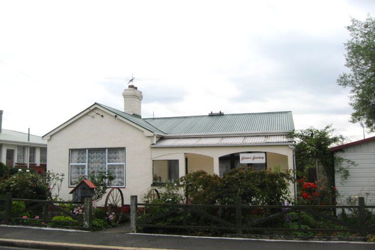 Photo of property in 18 Eastbourne Street, Caversham, Dunedin, 9012