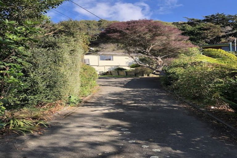 Photo of property in 15a Main Road, Tawa, Wellington, 5028
