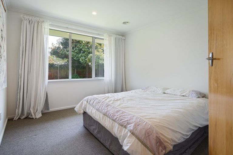 Photo of property in 17 Glenrowan Avenue, Avondale, Christchurch, 8061