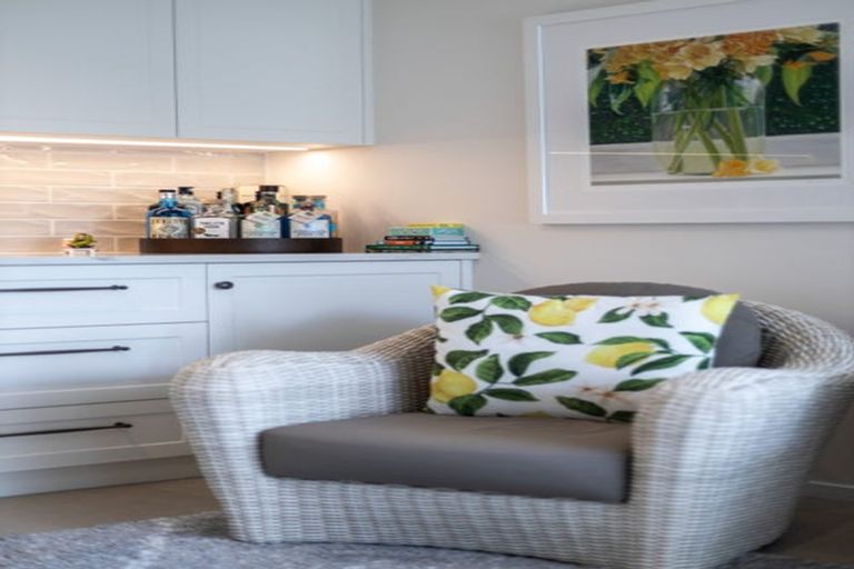 Photo of property in 7 Marellen Drive, Red Beach, 0932