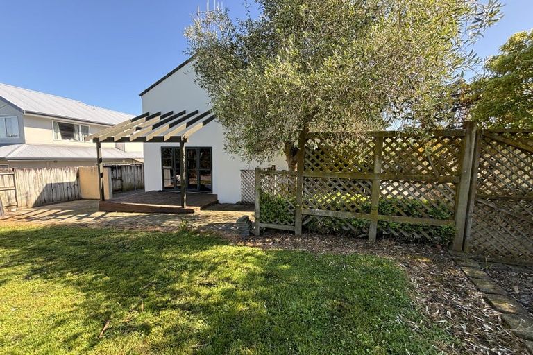 Photo of property in 16 Ruapehu Drive, Fitzherbert, Palmerston North, 4410
