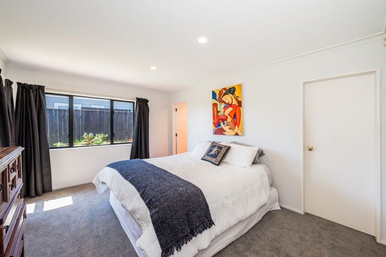 Photo of property in 139 Guildford Drive, Paraparaumu Beach, Paraparaumu, 5032