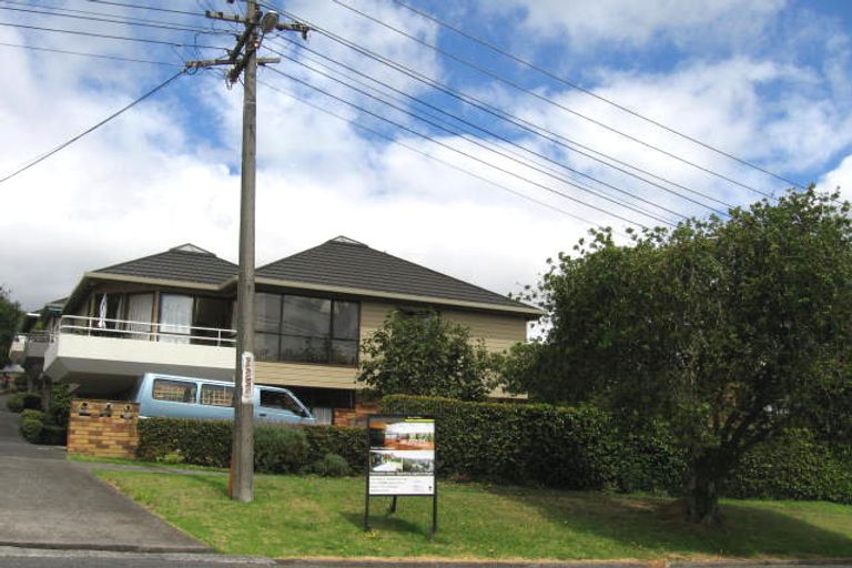 Photo of property in 1/30 Rangitoto Terrace, Milford, Auckland, 0620