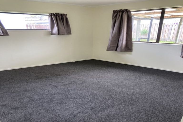 Photo of property in 2/67 Sunvue Road, Glen Eden, Auckland, 0602