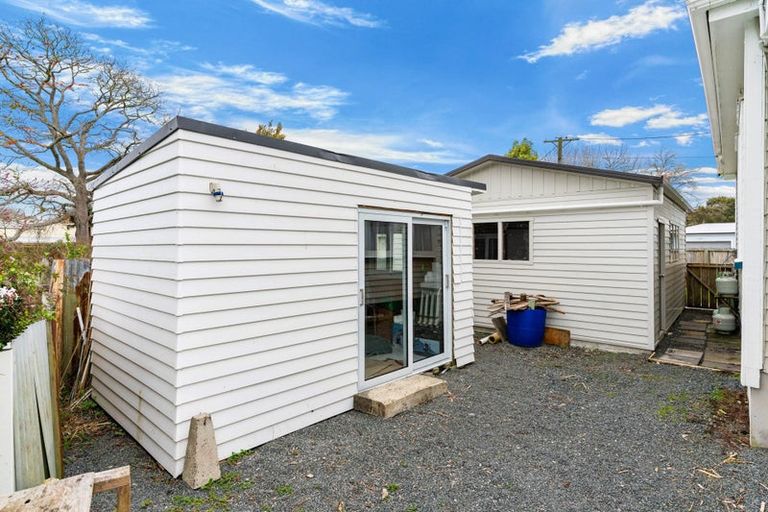 Photo of property in 10 Franklin Road, Paparoa, 0571