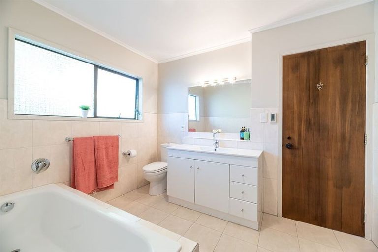 Photo of property in 1/30 Quebec Road, Milford, Auckland, 0620