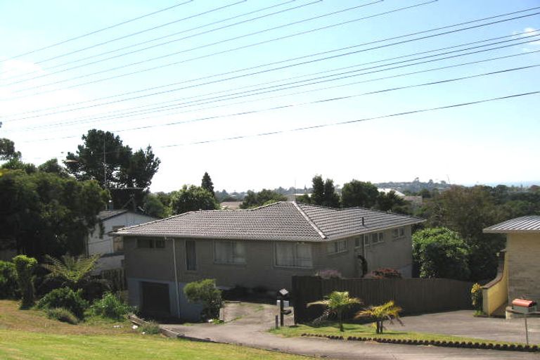 Photo of property in 757 East Coast Road, Northcross, Auckland, 0630