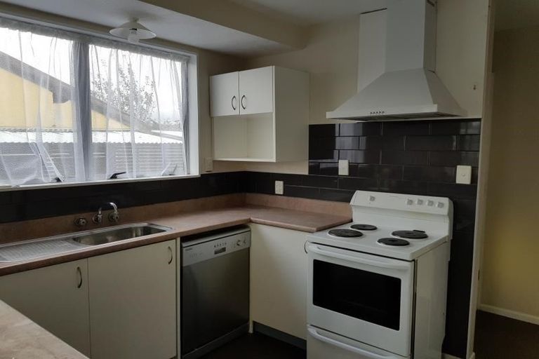 Photo of property in 19c Royal Park Drive, Parklands, Christchurch, 8083