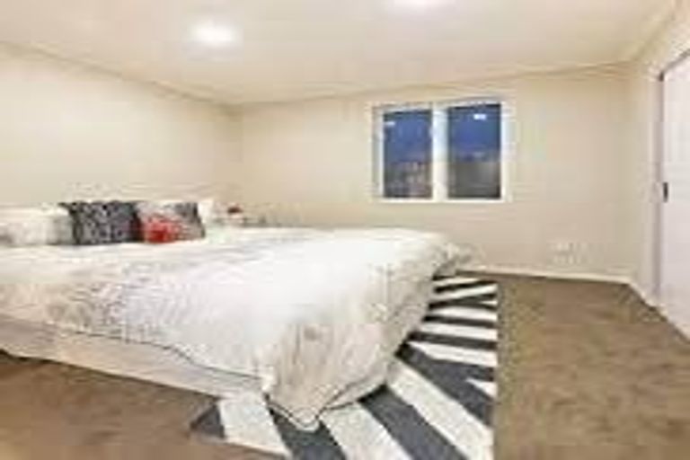 Photo of property in 10 Warbler Crescent, Papakura, 2110