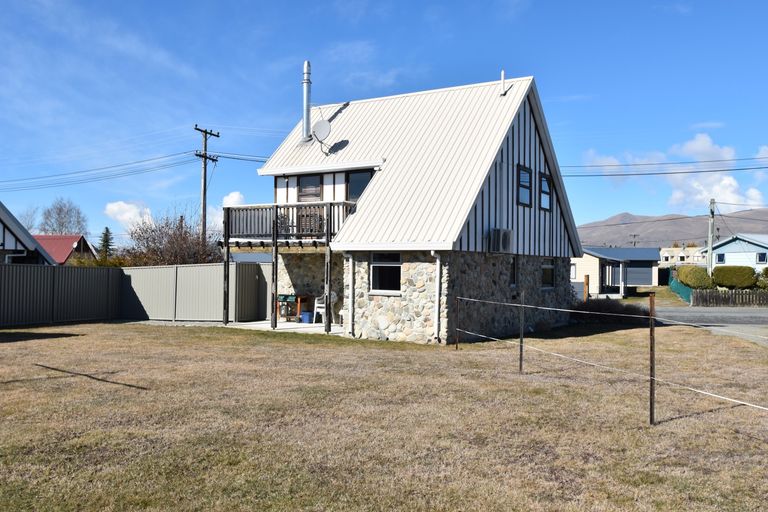 Photo of property in 45 Braemar Place, Twizel, 7901